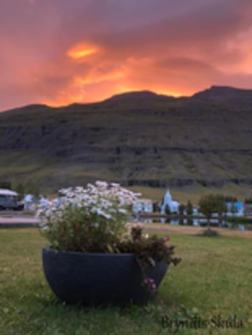 Ferienwohnung Nylenda Seyðisfjörður Exterior foto