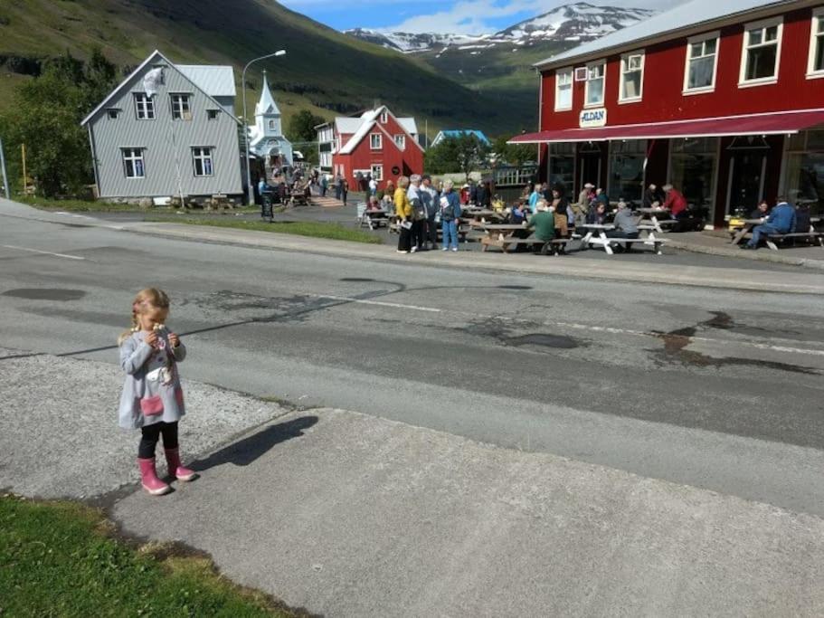 Ferienwohnung Nylenda Seyðisfjörður Exterior foto