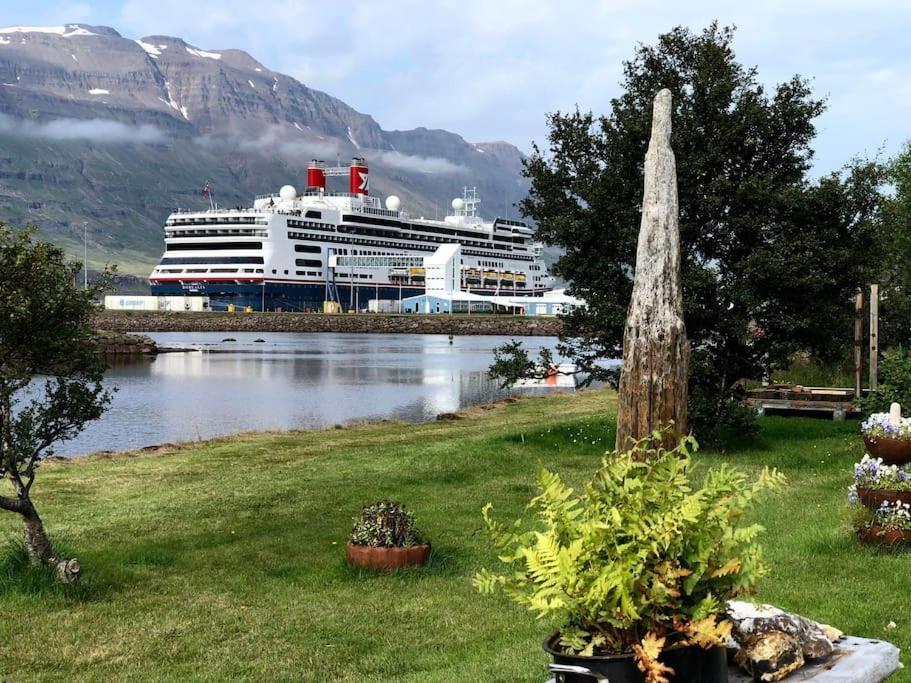 Ferienwohnung Nylenda Seyðisfjörður Exterior foto