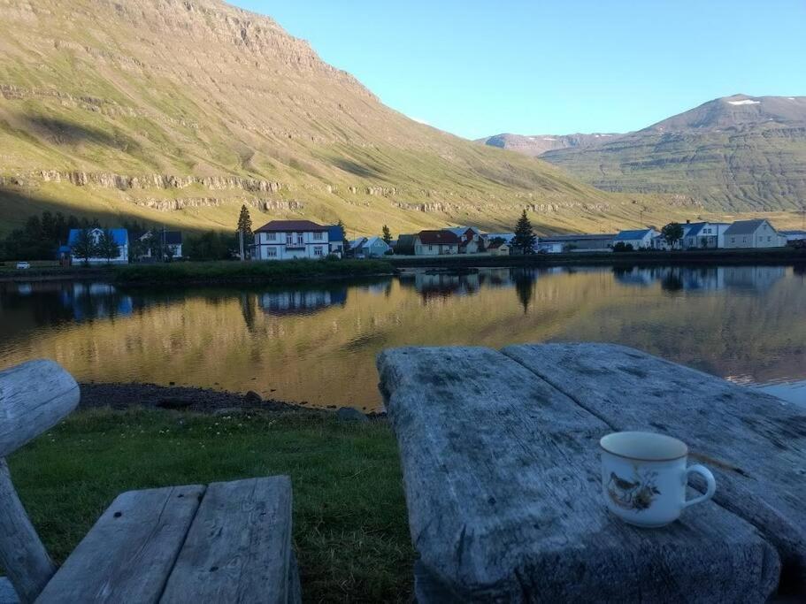Ferienwohnung Nylenda Seyðisfjörður Exterior foto